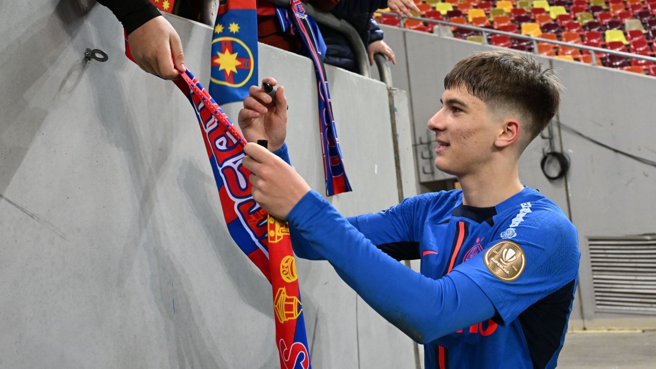 Alex Stoian a făcut show după ce a înscris de ziua lui: „Vreau să fiu cel mai mare fotbalist din România” Alex Stoian a făcut show după ce a înscris de ziua lui: „Vreau să fiu cel mai mare fotbalist din România”