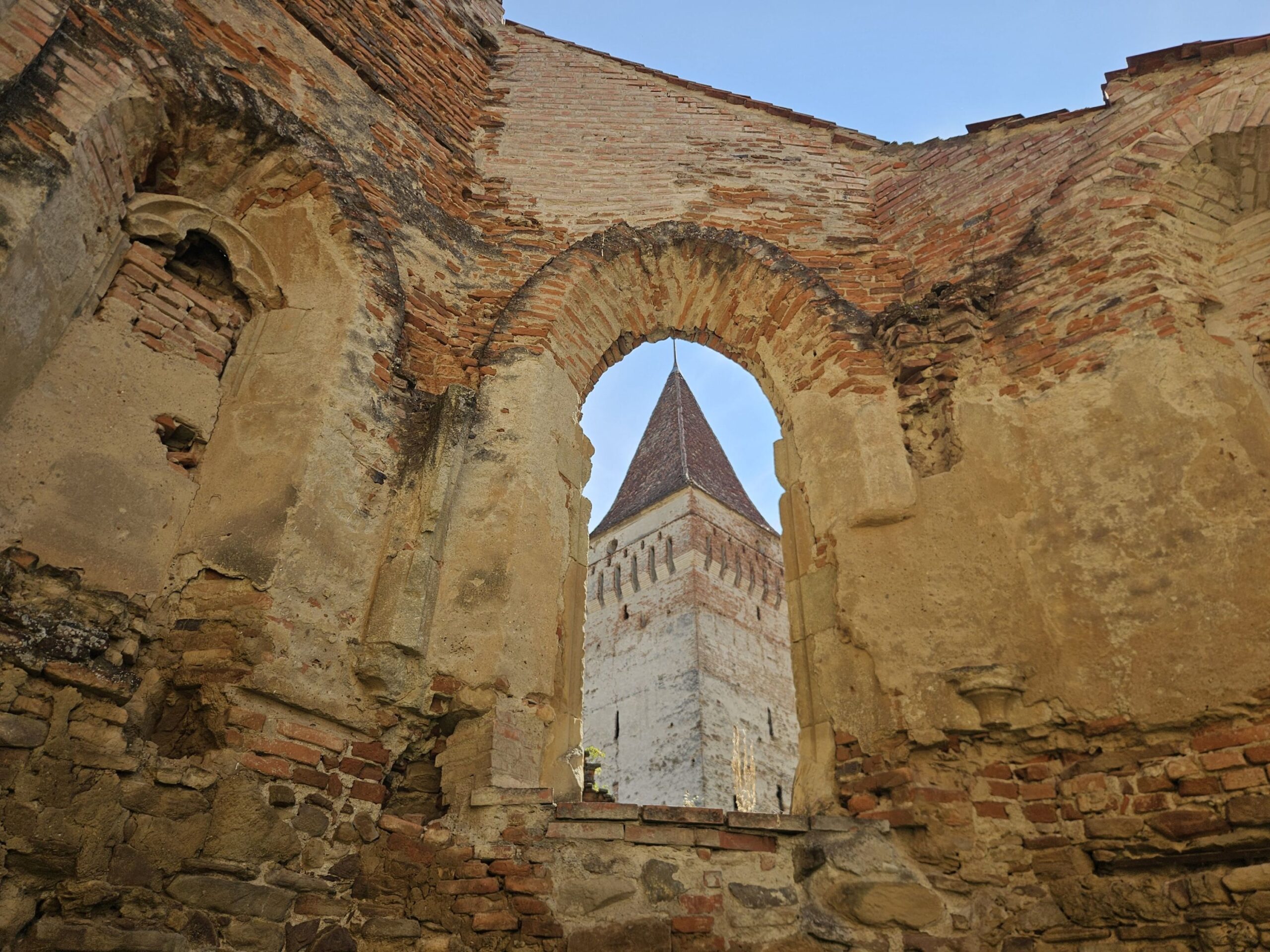 FOTOREPORTAJ. Cum arată biserica-cetate din Transilvania care l-a cucerit pe regele Charles cu patru ani înainte de Viscri FOTOREPORTAJ. Cum arată biserica-cetate din Transilvania care l-a cucerit pe regele Charles cu patru ani înainte de Viscri