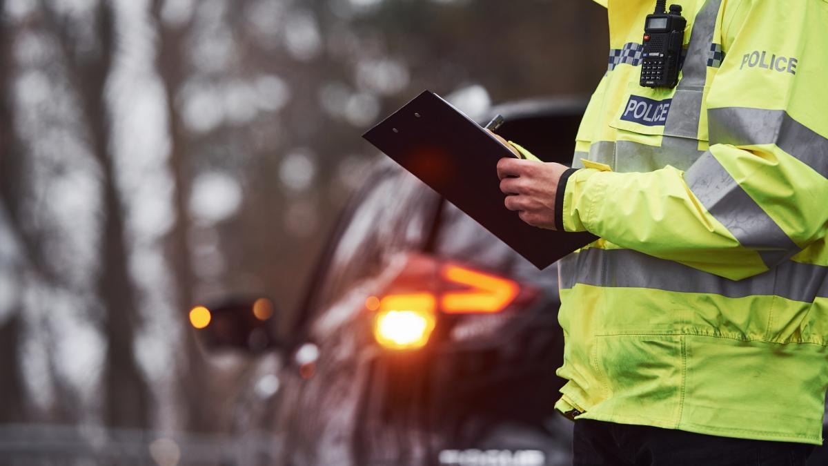 Caz șocant în Londra: O mamă, împușcată în fața fiului ei de un an, în casa în care locuiau. S-au tras 7 focuri de armă, prin ușă Caz șocant în Londra: O mamă, împușcată în fața fiului ei de un an, în casa în care locuiau. S-au tras 7 focuri de armă, prin ușă