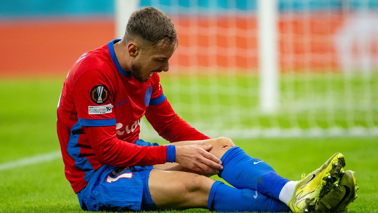 Ultimele detalii despre accidentarea lui Mihai Lixandru! A părăsit terenul urlând de durere în meciul cu Feyenoord Ultimele detalii despre accidentarea lui Mihai Lixandru! A părăsit terenul urlând de durere în meciul cu Feyenoord