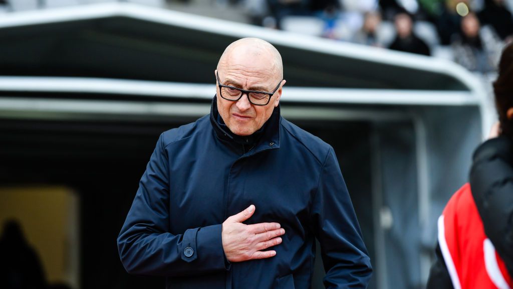 Leo Grozavu a dezvăluit ce le-a spus jucătorilor în vestiar după remiza cu Rapid: ”Meci ca între doi boxeri” Leo Grozavu a dezvăluit ce le-a spus jucătorilor în vestiar după remiza cu Rapid: ”Meci ca între doi boxeri”