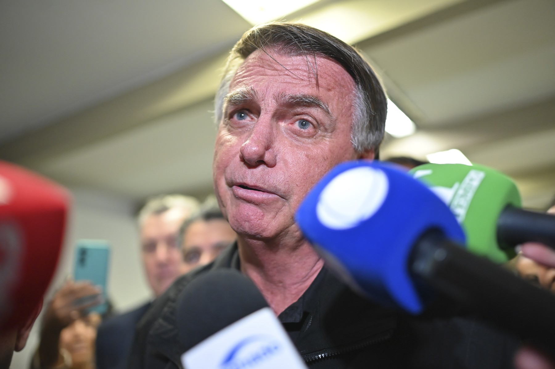 Jair Bolsonaro, operat pentru a scăpa de sughiţuri Jair Bolsonaro, operat pentru a scăpa de sughiţuri