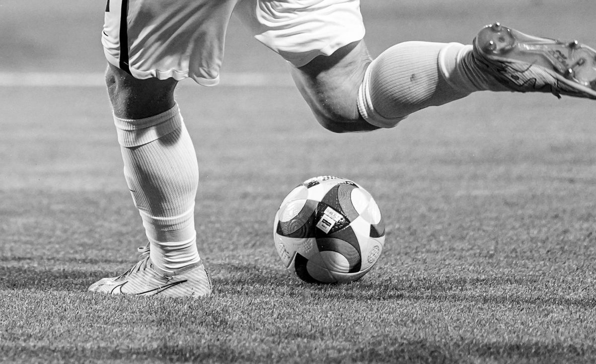 Tragedie de proporții în țara vecină: jucătorul a murit la 25 de ani, chiar pe teren