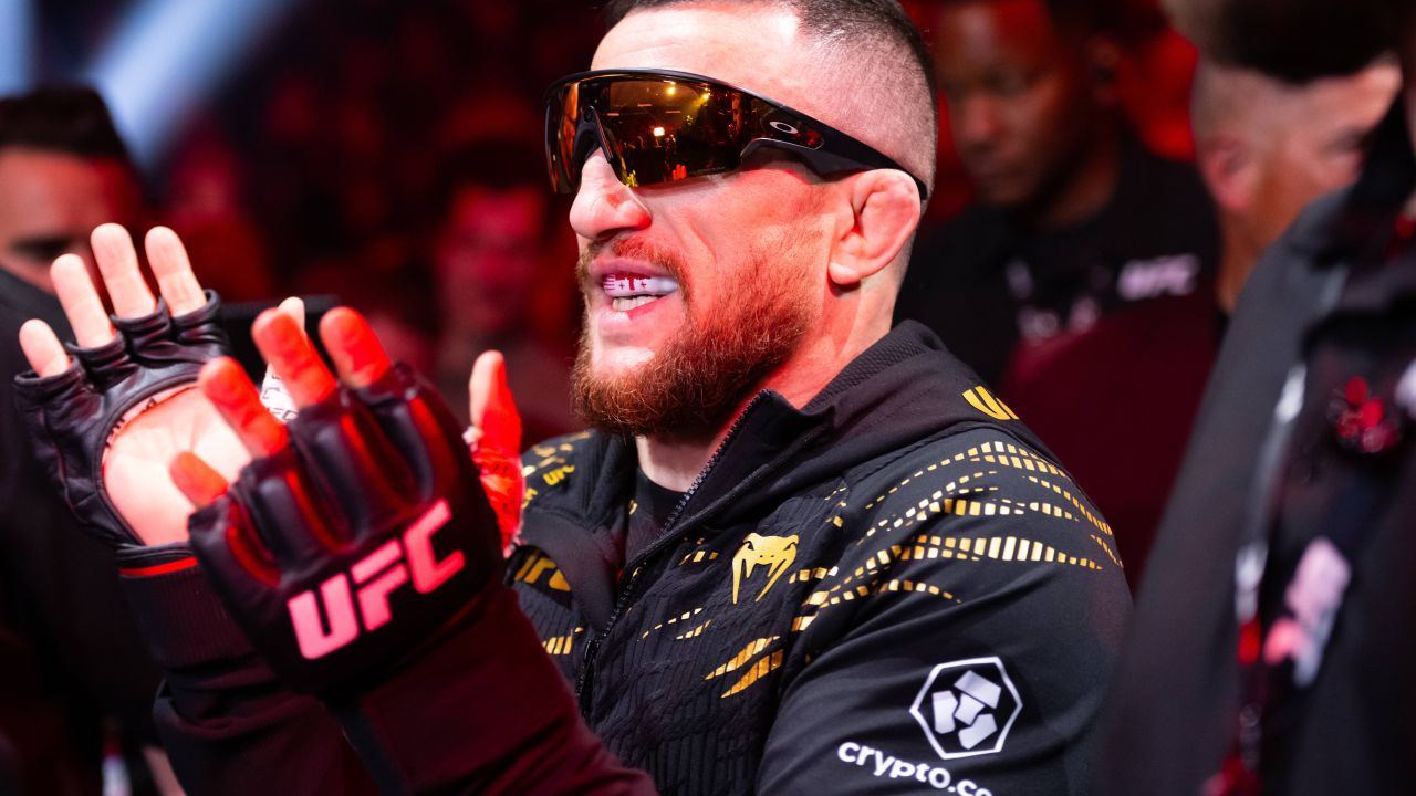 Un băiat născut într-un sat uitat de lume. Merab Dvalishvili e „Mașina georgianǎ”. Gala UFC 323 e LIVE pe VOYO (duminică, de la 5:00)