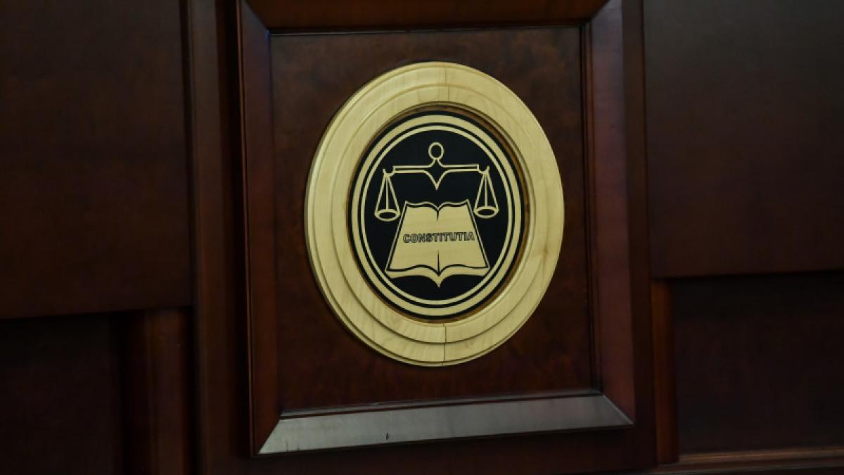 PSD cere intervenția Guvernului după blocajul CCR. Orban: Absențele nu pot opri o decizie care oricum va fi luată / Turcan inițiază schimbarea legii PSD cere intervenția Guvernului după blocajul CCR. Orban: Absențele nu pot opri o decizie care oricum va fi luată / Turcan inițiază schimbarea legii