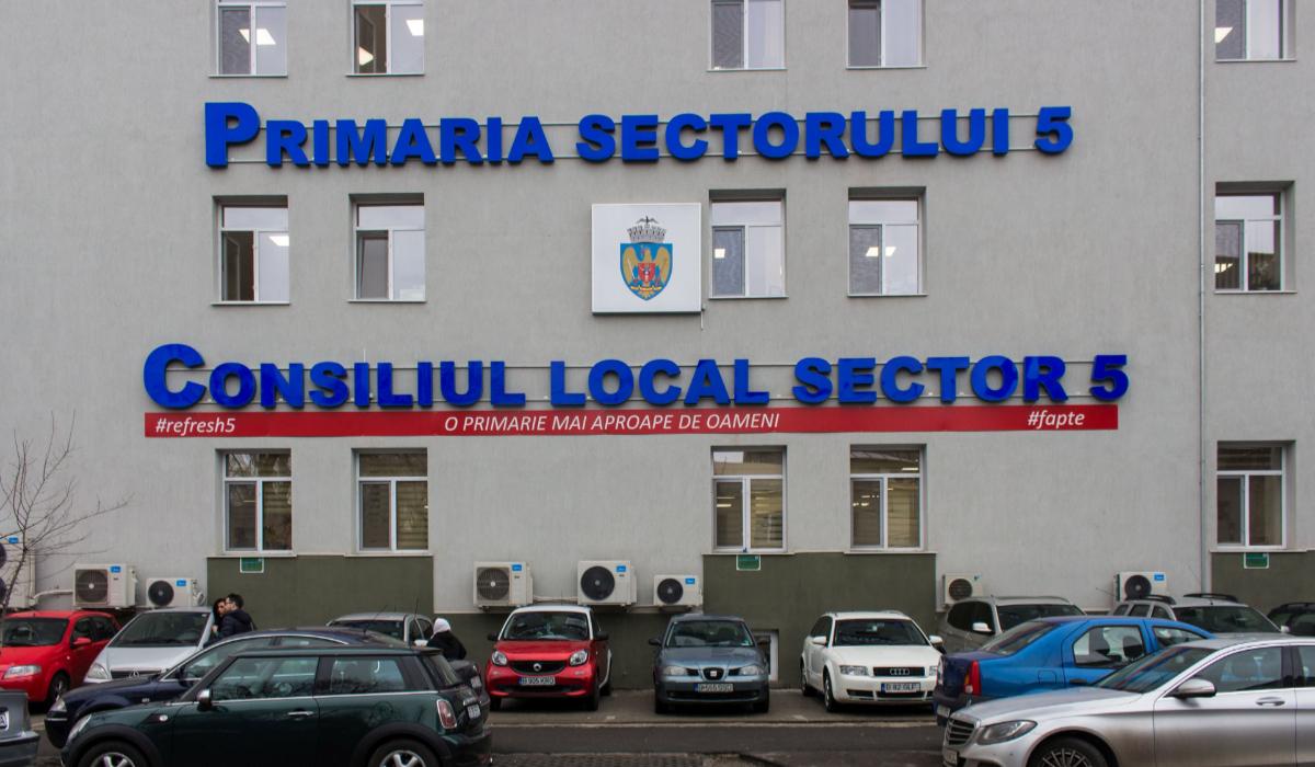 Mită strânsă de un poliţist local şi împărţită în toaleta instituţiei. Ancheta DNA la Primăria Sectorului 5 Mită strânsă de un poliţist local şi împărţită în toaleta instituţiei. Ancheta DNA la Primăria Sectorului 5