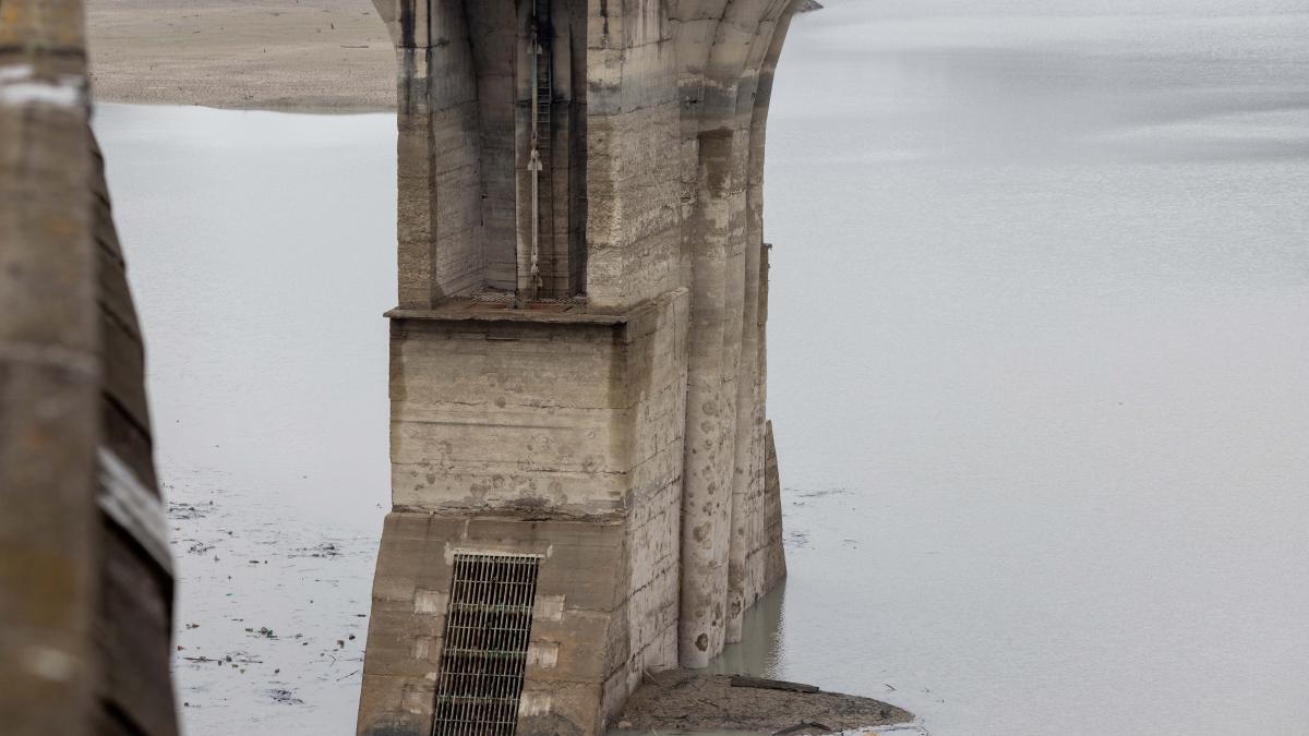100.000 de români puteau să nu aibă apă de Crăciun. Cum a fost rezolvată criza în Dâmbovița / video 100.000 de români puteau să nu aibă apă de Crăciun. Cum a fost rezolvată criza în Dâmbovița / video