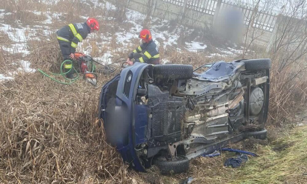 FOTO. UPDATE. Accident grav la ieșire din Huedin. Bărbat descarcerat de pompieri. Alte două persoane au fost rănite FOTO. UPDATE. Accident grav la ieșire din Huedin. Bărbat descarcerat de pompieri. Alte două persoane au fost rănite