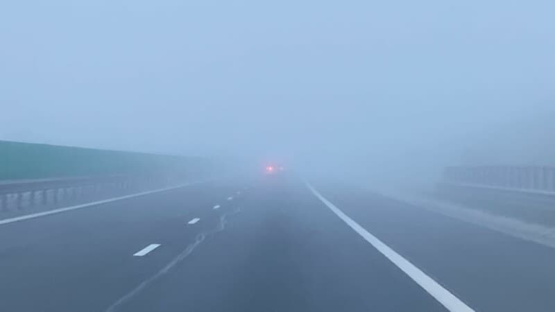 Cod galben de ceață densă la Cluj. Vizibilitate redusă sub 50 de metri Cod galben de ceață densă la Cluj. Vizibilitate redusă sub 50 de metri