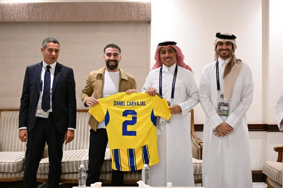 Le-a dat emoții fanilor! Fotografia cu Carvajal care i-a speriat pe madrileni Le-a dat emoții fanilor! Fotografia cu Carvajal care i-a speriat pe madrileni