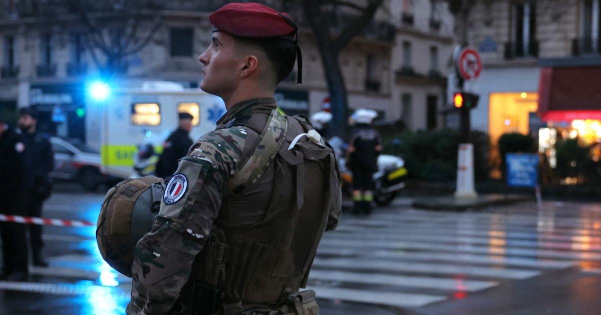 Focuri de armă la Paris după ce un bărbat a atacat un șofer de autobuz
