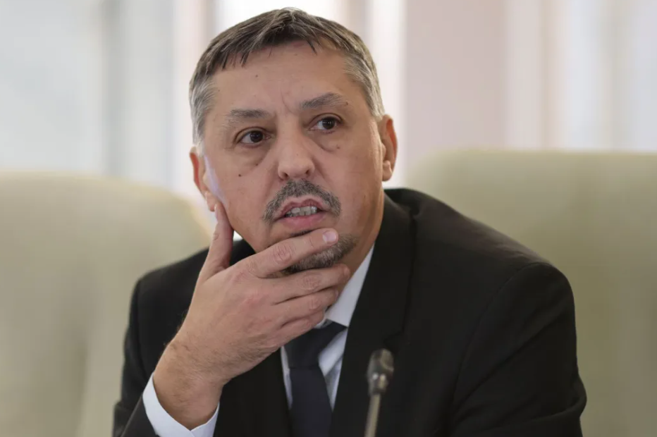 BREAKING Daniel David a demisionat din fruntea Ministerului Educației. Demisia i-a fost cerută de Ilie Bolojan BREAKING Daniel David a demisionat din fruntea Ministerului Educației. Demisia i-a fost cerută de Ilie Bolojan