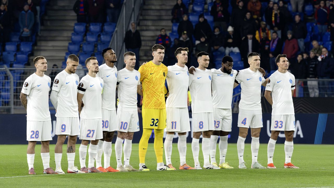 Jucătorul s-a săturat și vrea să plece de la FCSB: ”E supărat, o să meargă la patron” Jucătorul s-a săturat și vrea să plece de la FCSB: ”E supărat, o să meargă la patron”