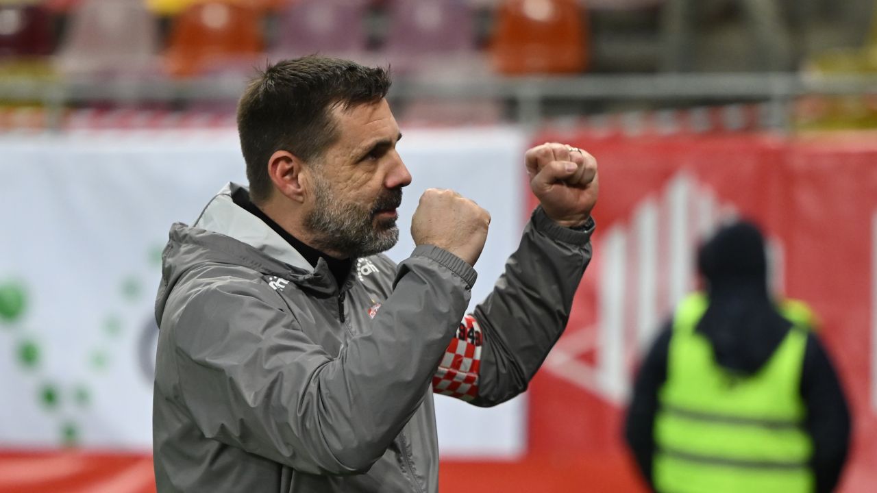 Kopic a spus totul despre venirea lui George Pușcaș la Dinamo: „Am vorbit, a fost sincer” Kopic a spus totul despre venirea lui George Pușcaș la Dinamo: „Am vorbit, a fost sincer”