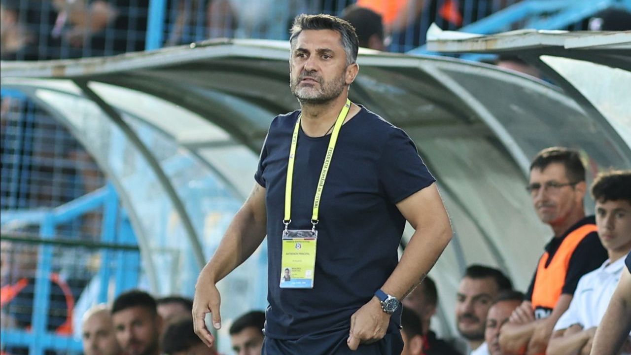 Claudiu Niculescu a indicat favoritele la titlu după eșecul cu Dinamo: „Să nu uităm de FCSB!” Claudiu Niculescu a indicat favoritele la titlu după eșecul cu Dinamo: „Să nu uităm de FCSB!”