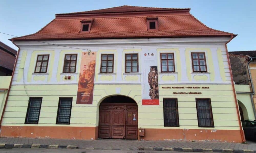 Pictura ”Turnul Studentului”, realizată în 1974, exponatul lunii ianuarie la Muzeul ”Ioan Raica” din Sebeș