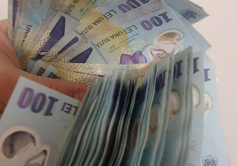 Lovitură pentru pensionarii speciali. Guvernul vrea să taie 85% din pensia celor care rămân în activitate Lovitură pentru pensionarii speciali. Guvernul vrea să taie 85% din pensia celor care rămân în activitate