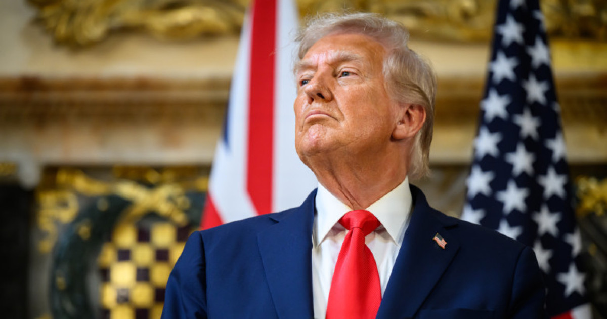 Donald Trump s-a răzgândit în privința taxei vamale globale de 10% și a decis majorarea la 15%: „Cu efect imediat” Donald Trump s-a răzgândit în privința taxei vamale globale de 10% și a decis majorarea la 15%: „Cu efect imediat”