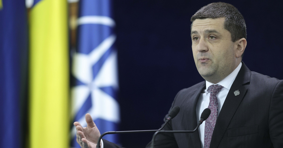 Radu Miruță și PSD Gorj, protagoniștii unui scandal din cauza unui îndemn primit de primarii social-democrați: „Nu a mişcat un deget” Radu Miruță și PSD Gorj, protagoniștii unui scandal din cauza unui îndemn primit de primarii social-democrați: „Nu a mişcat un deget”