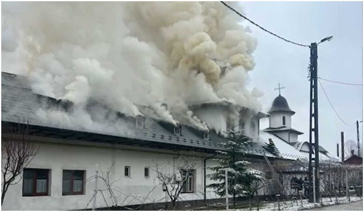 Incendiu violent la o mănăstire din Gorj în timpul unei slujbe de pomenire a fostei starețe Incendiu violent la o mănăstire din Gorj în timpul unei slujbe de pomenire a fostei starețe