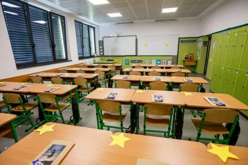 Două licee din Cluj vor pilota mai multe ore opționale. Unul vrea să salveze un profil care nu mai apare în planul-cadru Două licee din Cluj vor pilota mai multe ore opționale. Unul vrea să salveze un profil care nu mai apare în planul-cadru
