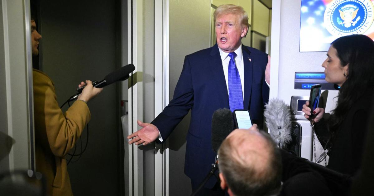 Donald Trump, acuzat că vrea să declare stare de urgenţă pentru a controla alegerile. Răspunsul preşedintelui Donald Trump, acuzat că vrea să declare stare de urgenţă pentru a controla alegerile. Răspunsul preşedintelui
