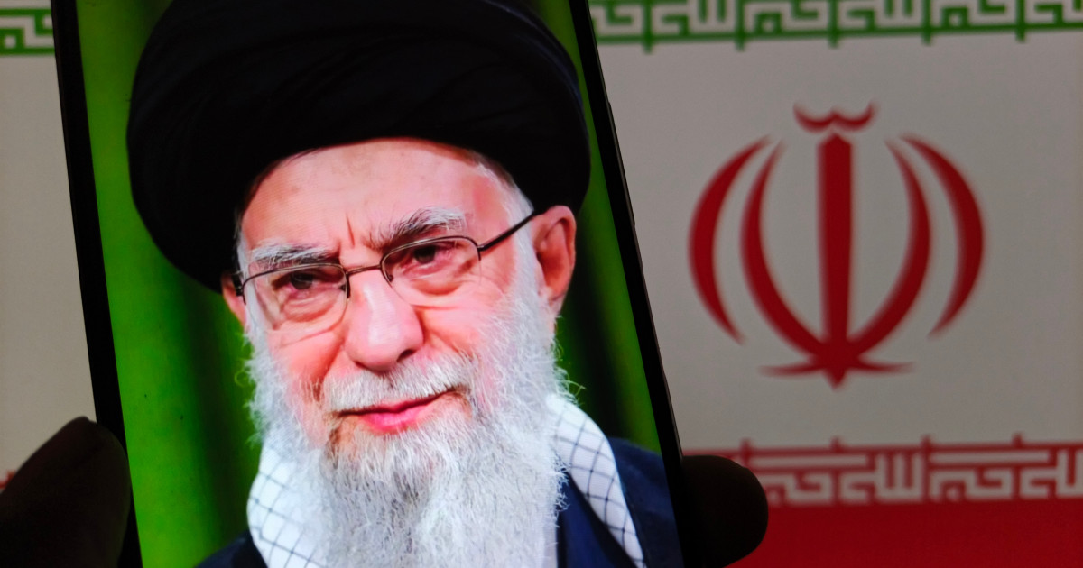 Trump confirmă că Ali Khamenei este mort. Reuters: Cadavrul ayatollahului ar fi fost identificat printre ruine Trump confirmă că Ali Khamenei este mort. Reuters: Cadavrul ayatollahului ar fi fost identificat printre ruine