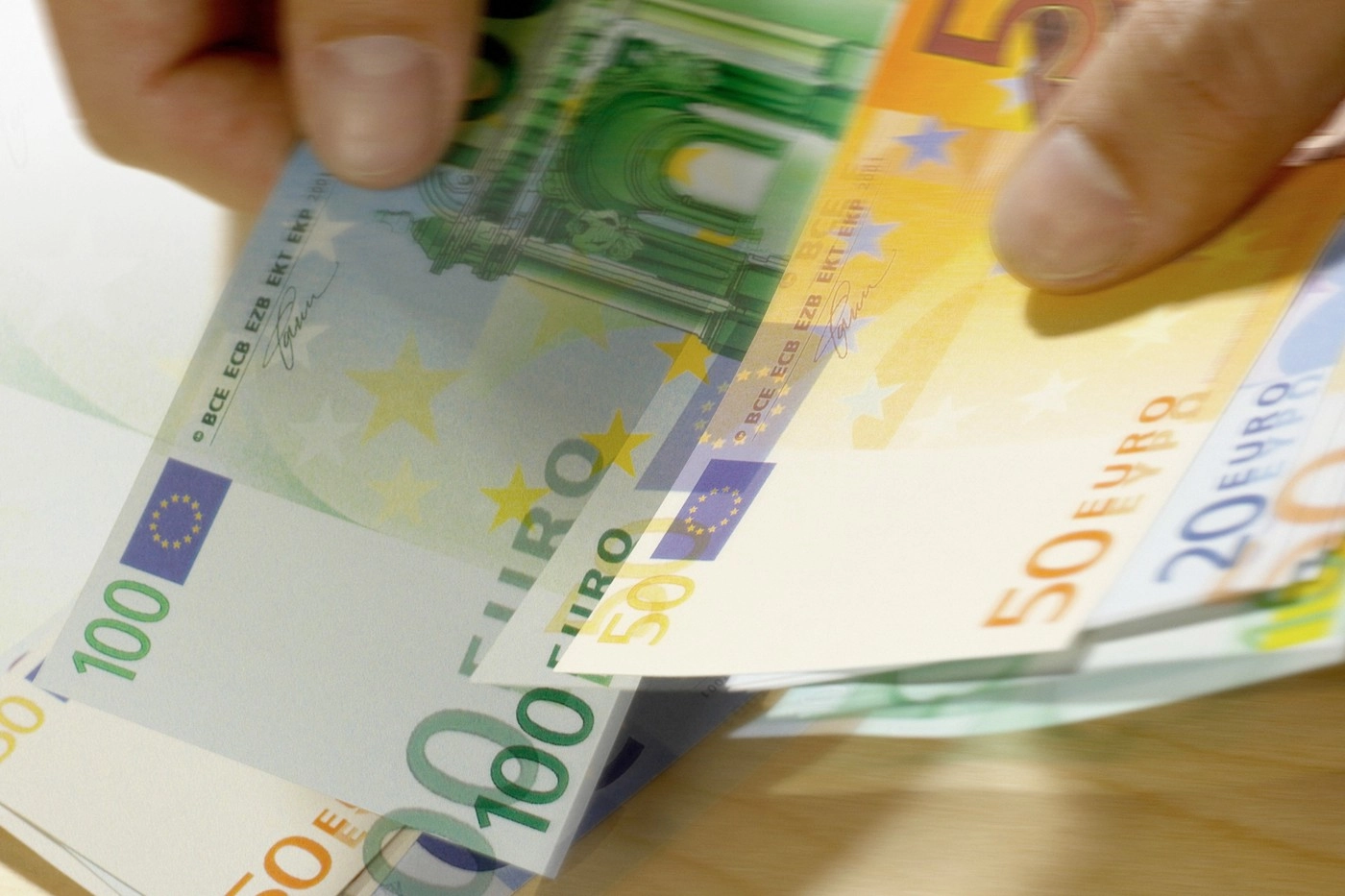 AFIR lansează finanțări de 11,7 milioane de euro pentru perdele forestiere la nivel de fermă AFIR lansează finanțări de 11,7 milioane de euro pentru perdele forestiere la nivel de fermă
