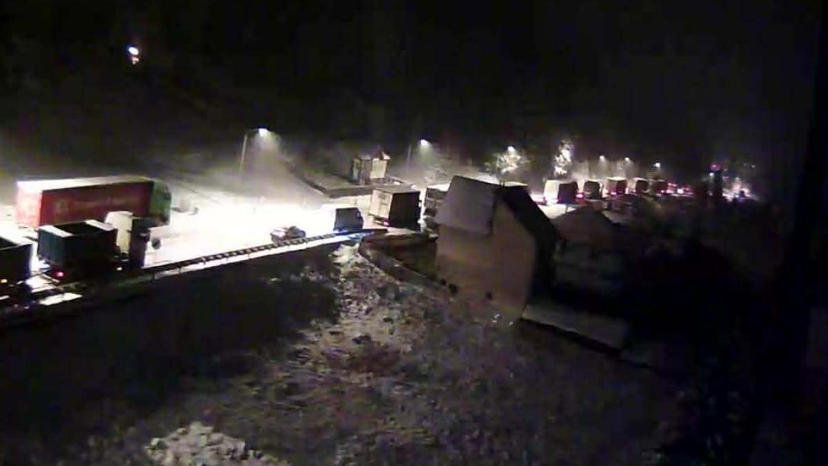 Viscolul îngreunează traficul pe DN 1 Brașov Viscolul îngreunează traficul pe DN 1 Brașov