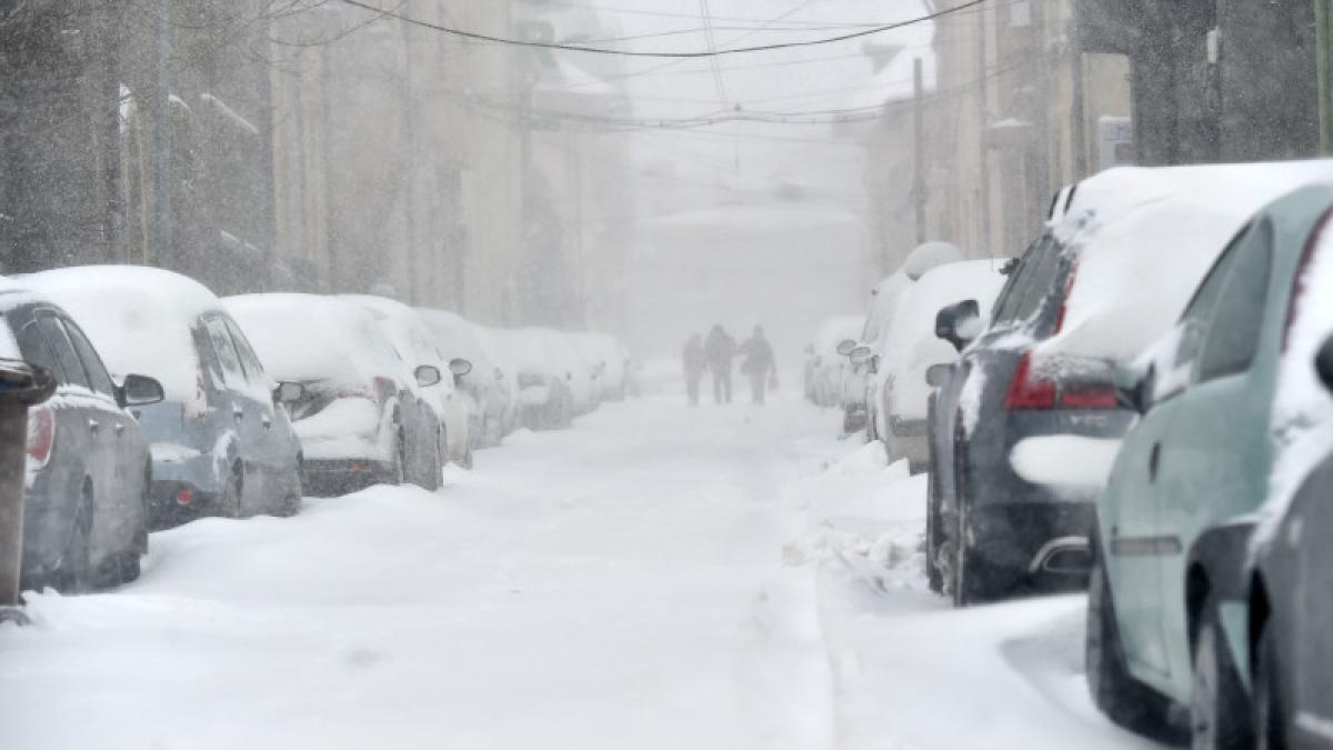 Se strică vremea în toată țara. Alerte de viscol. Ultimele informații de la ANM. Strat de zăpadă de 45 cm în București Se strică vremea în toată țara. Alerte de viscol. Ultimele informații de la ANM. Strat de zăpadă de 45 cm în București