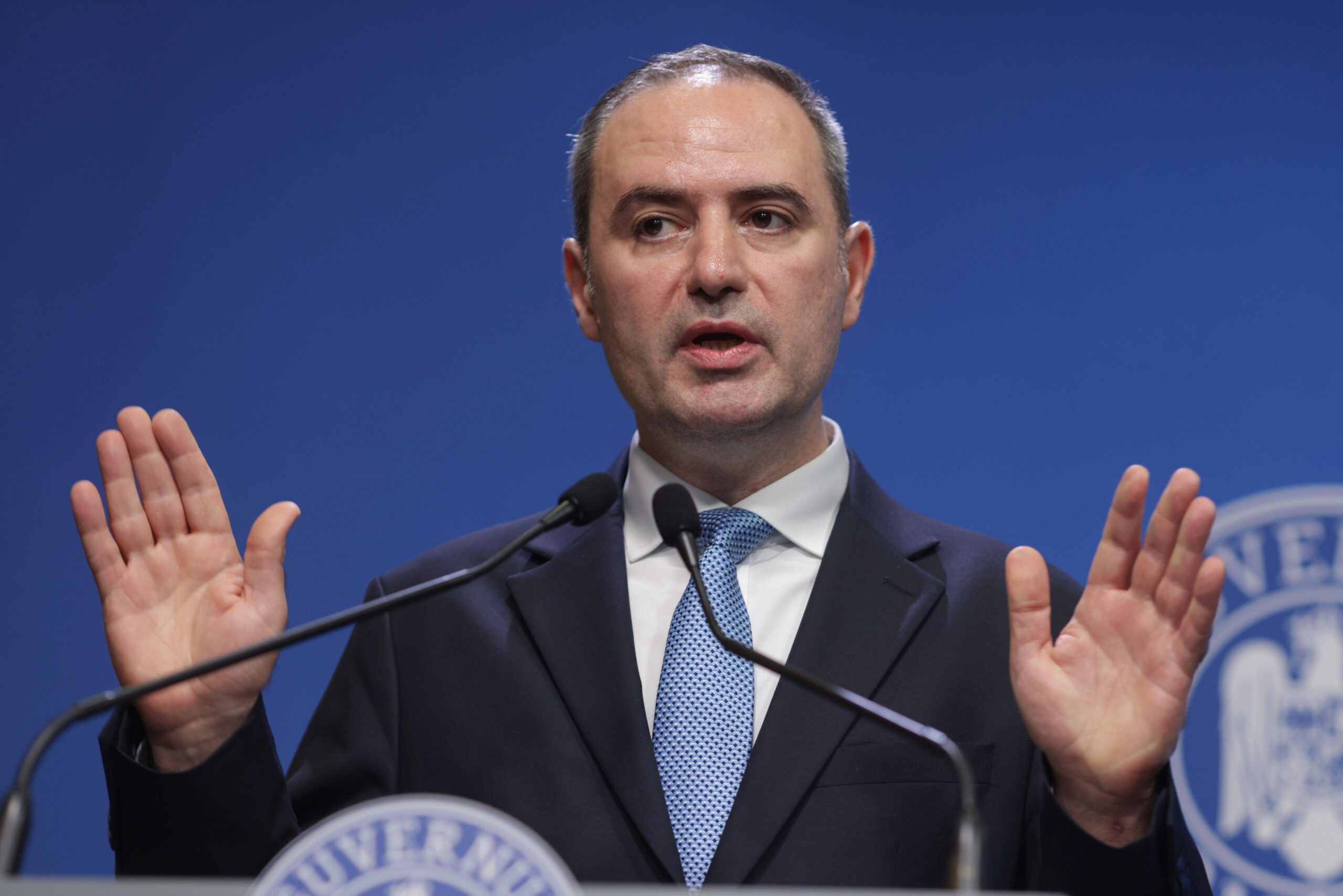 Ministrul Finanțelor: Statul trebuie să încurajeze economisirea pentru pensie. Ce spune Nazare despre pensiile românilor care au lucrat în Europa