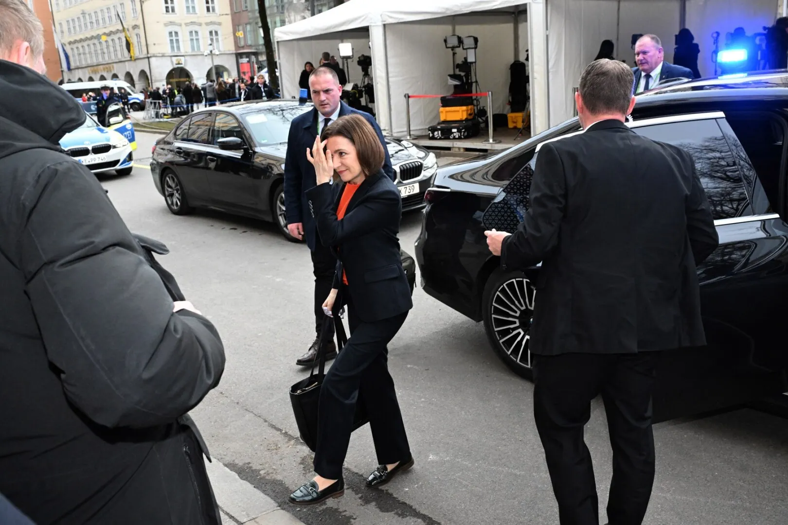 Nicușor Dan vs Maia Sandu: cum a ajuns Chișinăul să conteze mai mult decât Bucureștiul la Conferința de Securitate de la München Nicușor Dan vs Maia Sandu: cum a ajuns Chișinăul să conteze mai mult decât Bucureștiul la Conferința de Securitate de la München