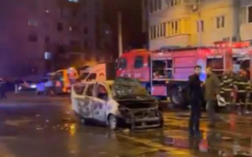 O maşină a luat foc în mers, în Capitală. Şoferul a reuşit să iasă, vehiculul s-a făcut scrum O maşină a luat foc în mers, în Capitală. Şoferul a reuşit să iasă, vehiculul s-a făcut scrum