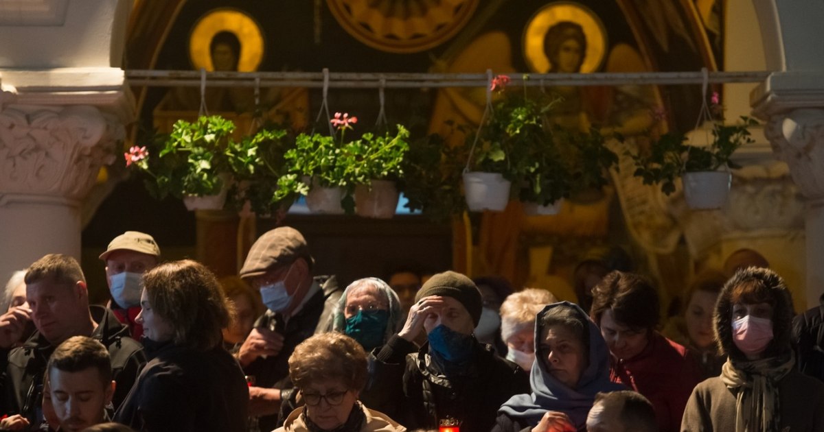 Românii au cea mai multă încredere în Biserică și Armată. Pe ce locuri se află Preşedinţia și Parlamentul Românii au cea mai multă încredere în Biserică și Armată. Pe ce locuri se află Preşedinţia și Parlamentul