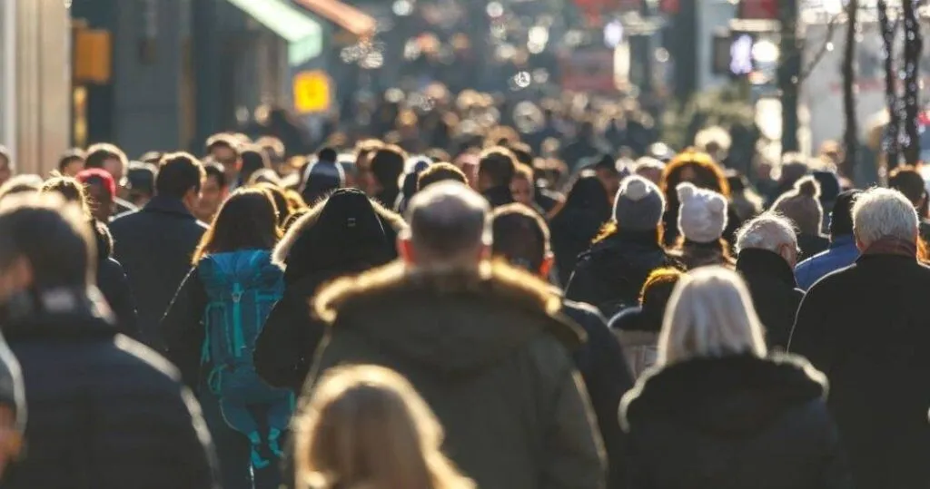 Romanians are increasingly vulnerable to everyday risks Romanians are increasingly vulnerable to everyday risks