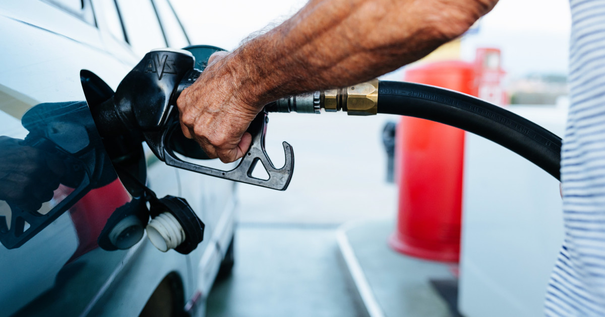 „Plătim taxă la taxă”. Dumitru Chisăliță: România are stocuri de carburanți pentru câteva luni, dar prețurile pot crește „Plătim taxă la taxă”. Dumitru Chisăliță: România are stocuri de carburanți pentru câteva luni, dar prețurile pot crește