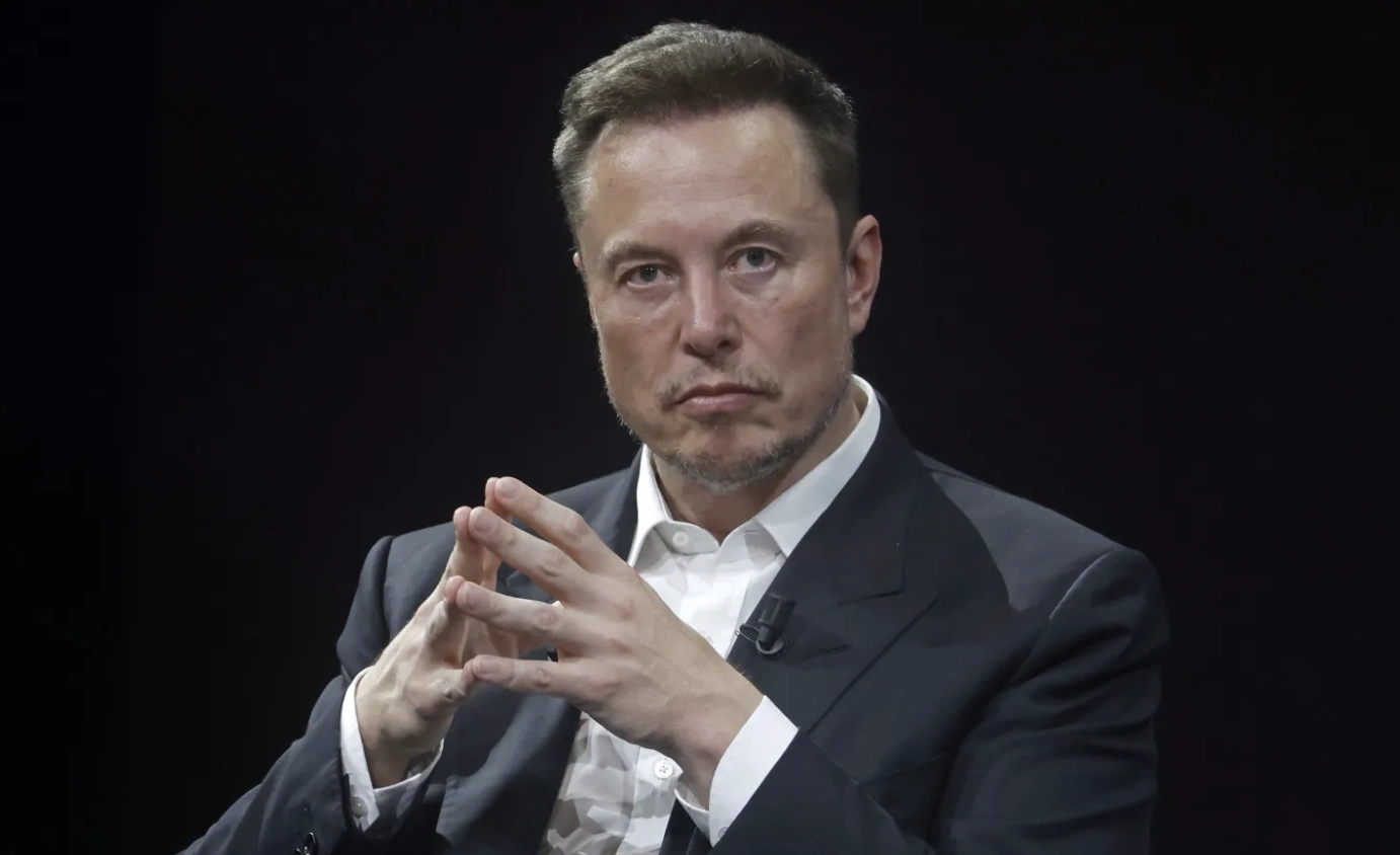 Ultima ”nebunie” gândită de Elon Musk: Vrea să construiască un oraș pe Lună și va fi gata în doar câțiva ani Ultima ”nebunie” gândită de Elon Musk: Vrea să construiască un oraș pe Lună și va fi gata în doar câțiva ani