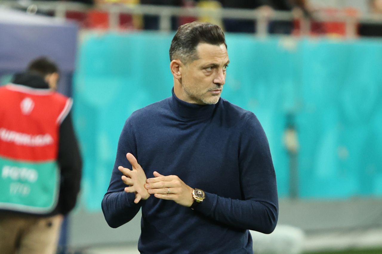 Sorin Cârțu nu îl vede bine pe Mirel Rădoi la FCSB: „Se poate interpreta” Sorin Cârțu nu îl vede bine pe Mirel Rădoi la FCSB: „Se poate interpreta”