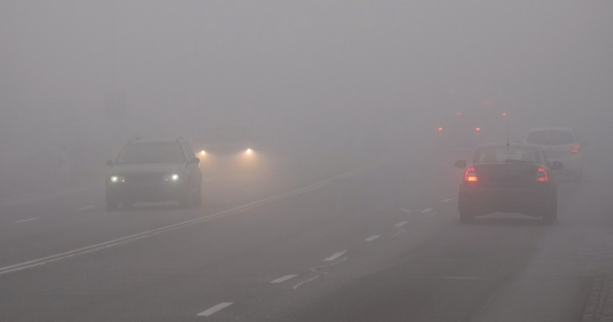 Se circulă în condiţii de ceaţă pe autostrăzile A1, A2 şi A3. La fel se întâmplă în Capitală, dar și pe drumurile din 15 judeţe Se circulă în condiţii de ceaţă pe autostrăzile A1, A2 şi A3. La fel se întâmplă în Capitală, dar și pe drumurile din 15 judeţe