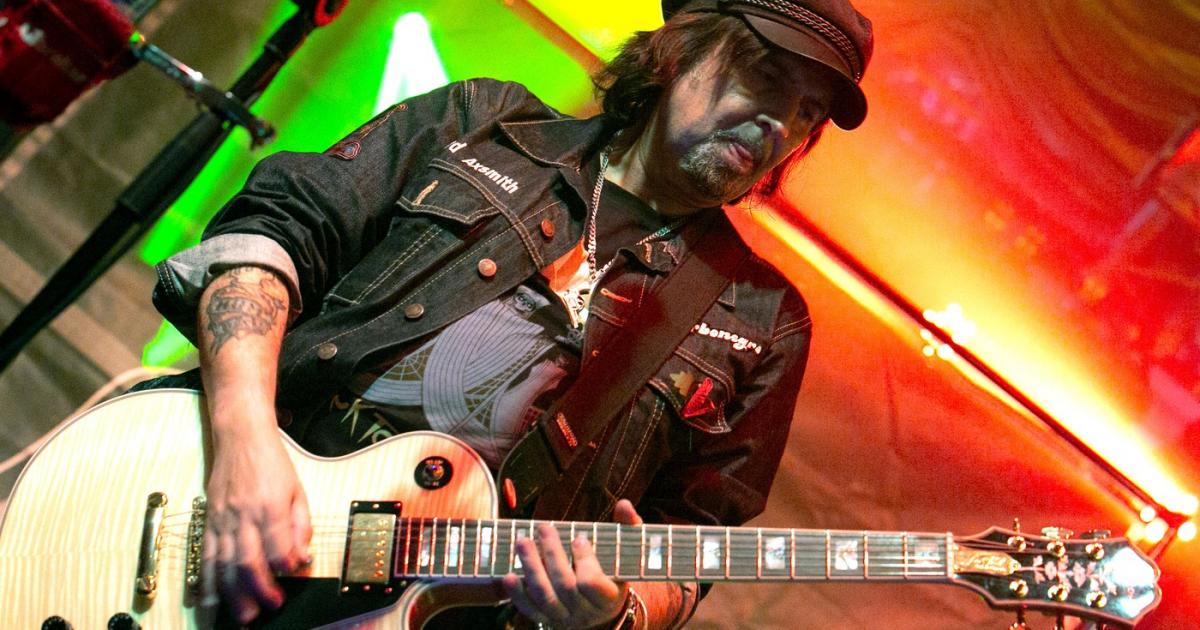 Phil Campbell, chitaristul trupei Motorhead, a murit la 64 de ani Phil Campbell, chitaristul trupei Motorhead, a murit la 64 de ani