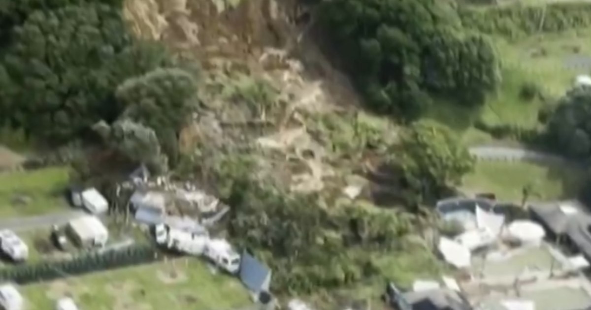 Tragedie în Noua Zeelandă: turiști dispăruți după ce o zonă de camping a fost înghițită de o alunecare de teren Tragedie în Noua Zeelandă: turiști dispăruți după ce o zonă de camping a fost înghițită de o alunecare de teren