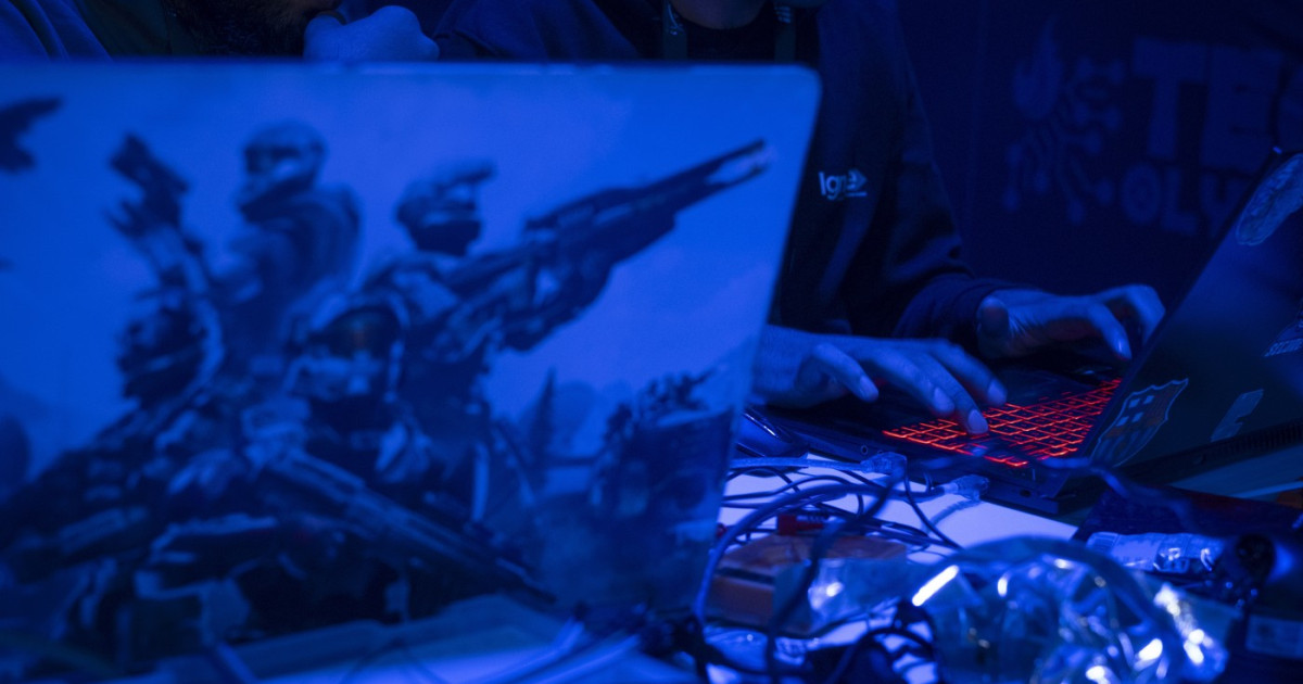 Cum sunt folosite atacurile cibernetice ca arme în războiul cu Iranul: SUA și Israel, ținte ale hackerilor