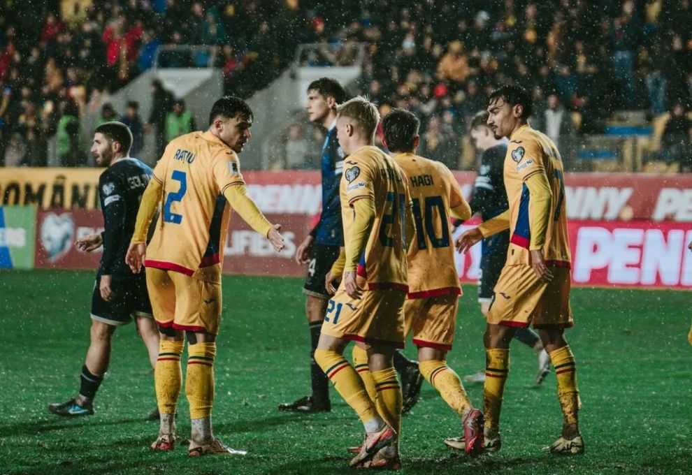 Opt nume noi convocate de Mircea Lucescu pentru meciul cu Turcia. Cine sunt aleșii selecționerului Opt nume noi convocate de Mircea Lucescu pentru meciul cu Turcia. Cine sunt aleșii selecționerului