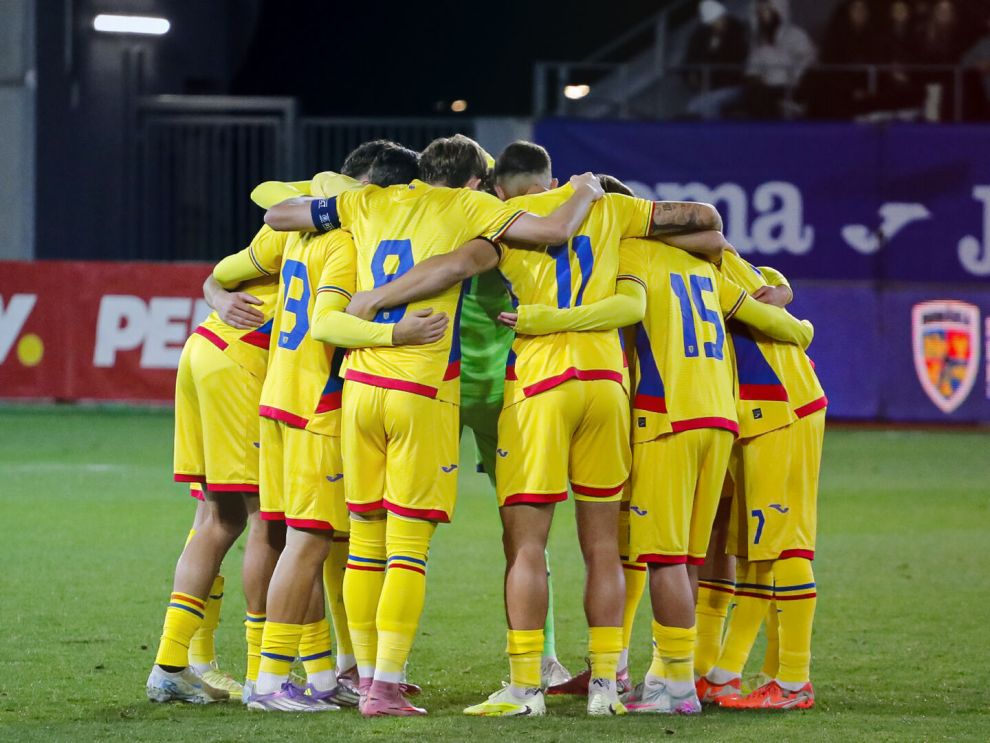 Patru fotbaliști de la Dinamo convocați dintr-un foc la naționala României! Patru fotbaliști de la Dinamo convocați dintr-un foc la naționala României!