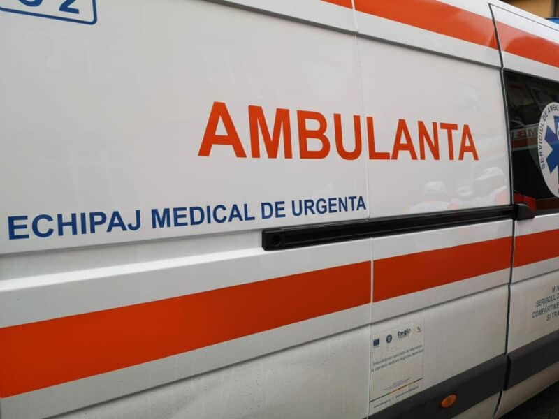 Bărbat căzut de pe o schelă de șantier din Cluj-Napoca. E inconștient, în stop cardio-respirator Bărbat căzut de pe o schelă de șantier din Cluj-Napoca. E inconștient, în stop cardio-respirator