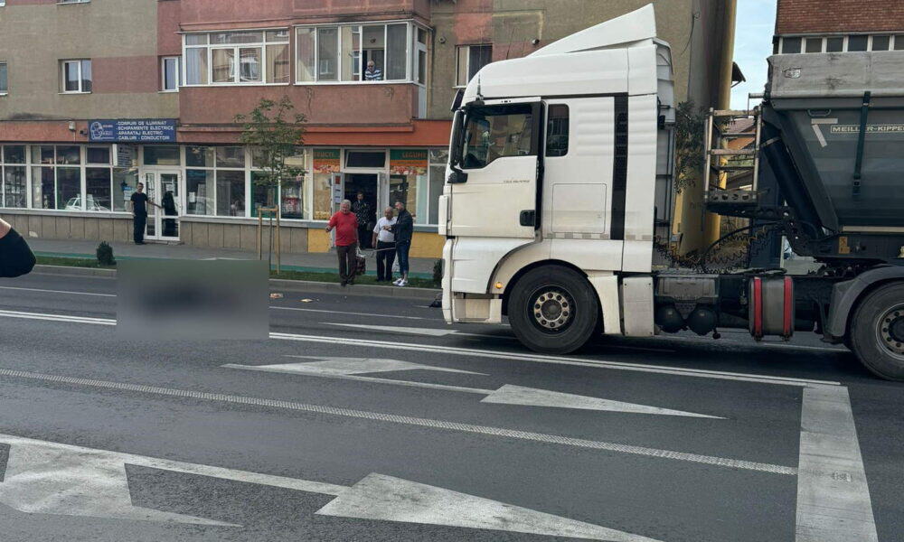 VIDEO: Șoferul unui camion care a provocat un accident mortal în Alba Iulia, trimis în judecată. Momentul impactului filmat VIDEO: Șoferul unui camion care a provocat un accident mortal în Alba Iulia, trimis în judecată. Momentul impactului filmat