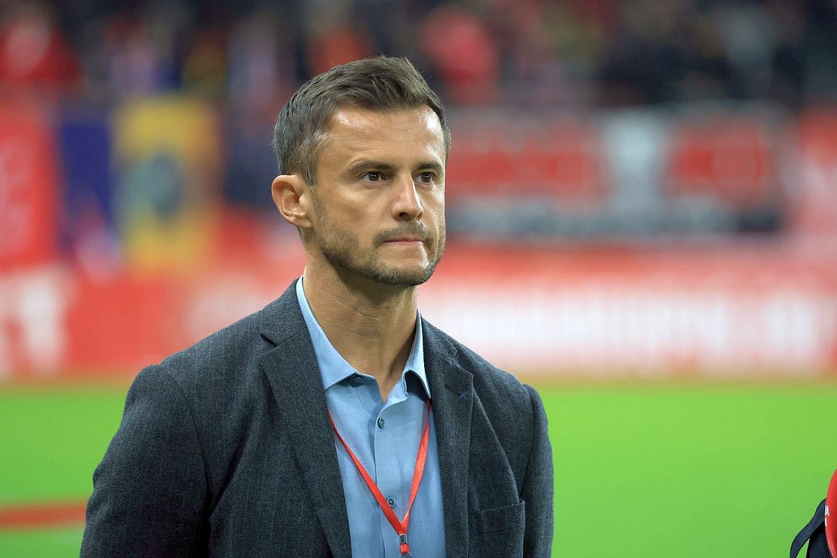 Încurcată de Petrolul, Dinamo umblă la „pușculiță”: „Suntem în discuții pentru apărare, mijloc și atac” Încurcată de Petrolul, Dinamo umblă la „pușculiță”: „Suntem în discuții pentru apărare, mijloc și atac”