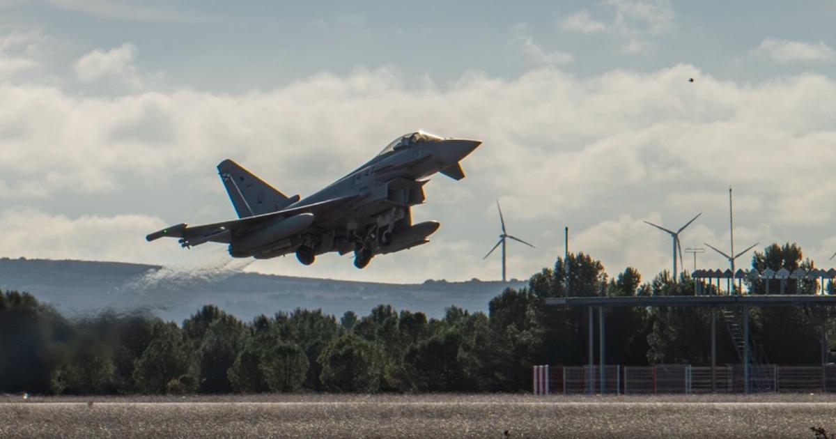 Alertă în Tulcea, după ce Forţele Aeriene Române au detectat o ţintă în apropierea spaţiului aerian al ţării