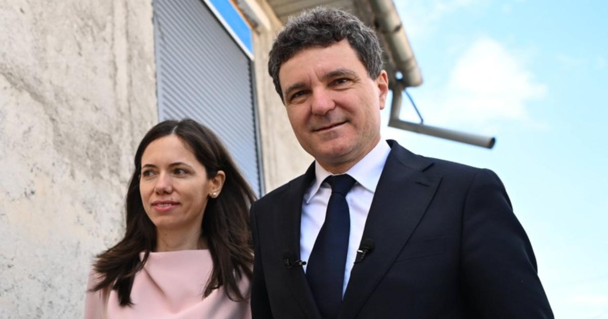 Mirabela Grădinaru, invitată la Casa Albă. Participă la un summit internațional organizat de Melania Trump Mirabela Grădinaru, invitată la Casa Albă. Participă la un summit internațional organizat de Melania Trump
