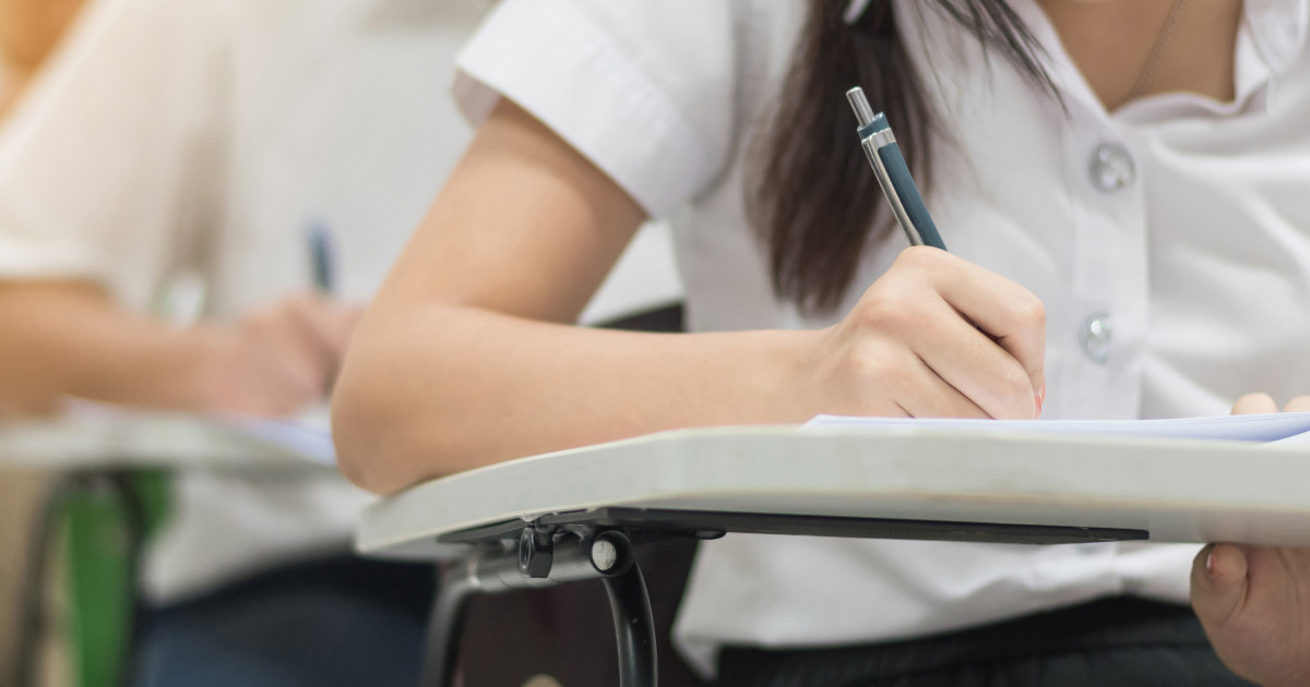 Simulare Bacalaureat 2026: Subiecte la matematică. Elevii au încheiat examenul. Ce exerciții au avut de rezolvat Simulare Bacalaureat 2026: Subiecte la matematică. Elevii au încheiat examenul. Ce exerciții au avut de rezolvat